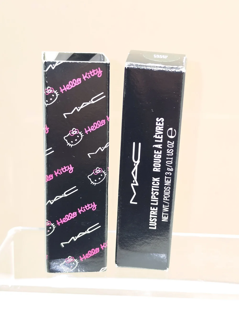 LIMITED EDITION MAC × HELLO KITTY LIPSTICK- 